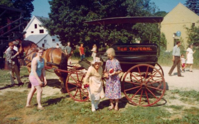 tavern-carriage-1975